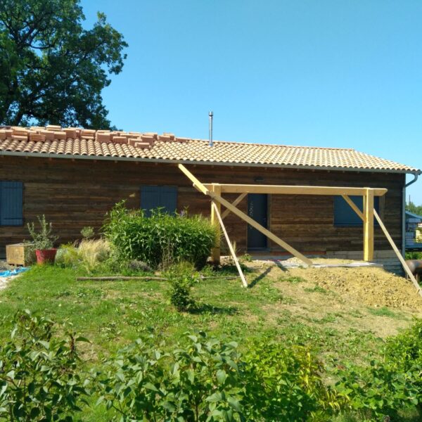 Porche en bois, charpente à Villemur sur Tarn